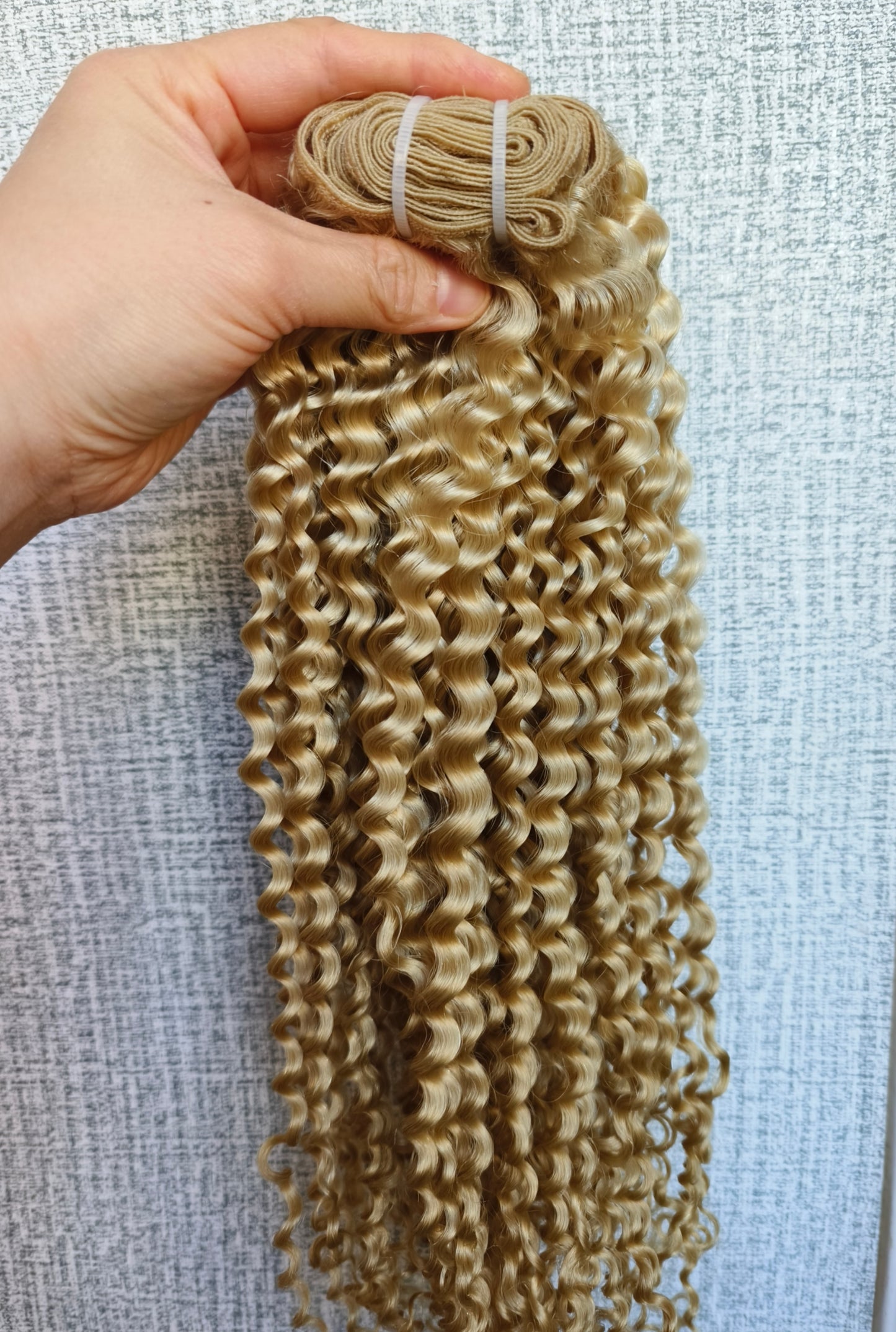 Luxury Light Blonde jerry curly 3b 3c human hair bundles-use raw one donor hair to bleach
