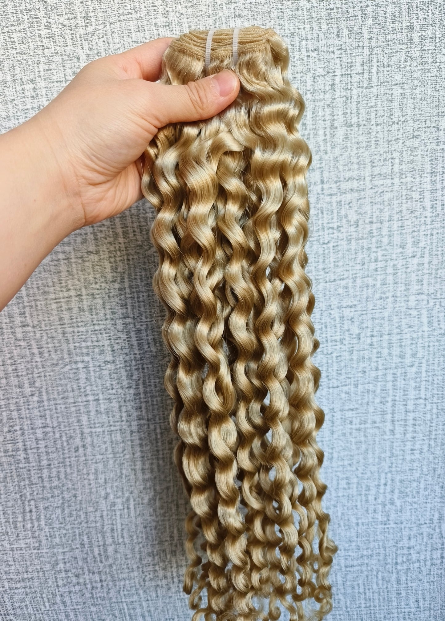 Luxury Light Blonde loose curly human hair bundles-use raw one donor hair to bleach